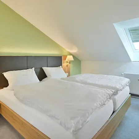 Landhaushotel Hof Wasserkuppe Poppenhausen Esterno foto