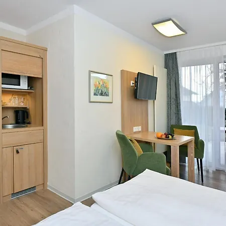 Landhaushotel Hof Wasserkuppe Poppenhausen Esterno foto