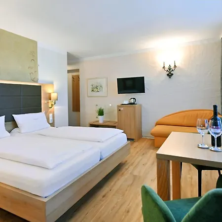 Landhaushotel Hof Wasserkuppe Poppenhausen Esterno foto