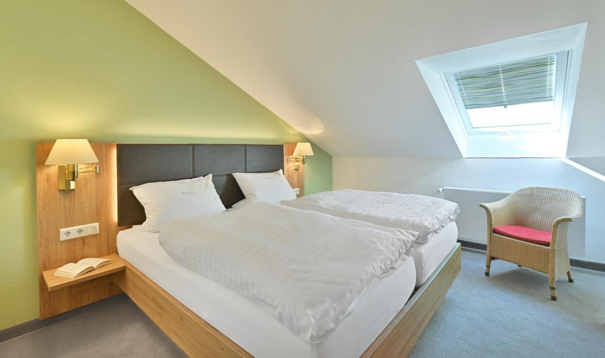 Landhaushotel Hof Wasserkuppe 4* Poppenhausen
