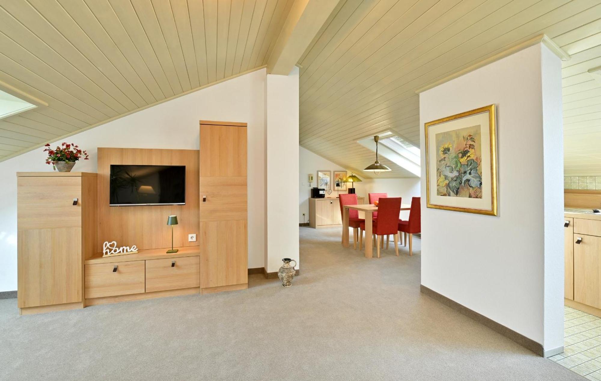 Отель Landhaushotel Hof Wasserkuppe Поппенхаузен
