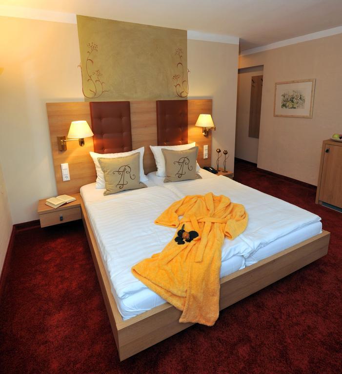 Landhaushotel Hof Wasserkuppe 4* Poppenhausen